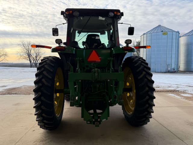 Image of John Deere 8130 equipment image 4