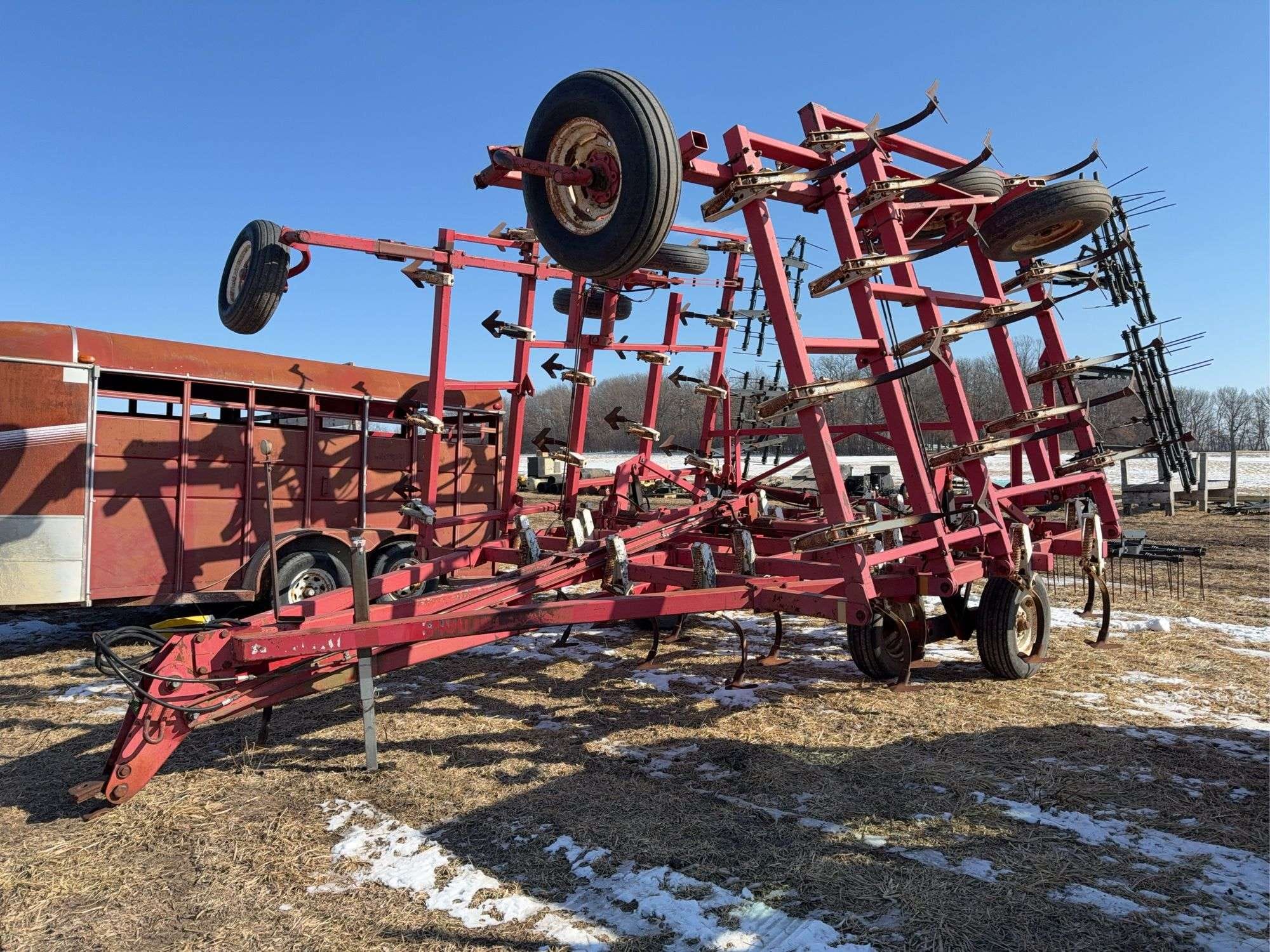 Wil-Rich 3400 Equipment Image0