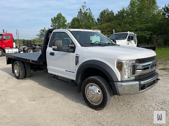 Image of Ford F-550 equipment image 2
