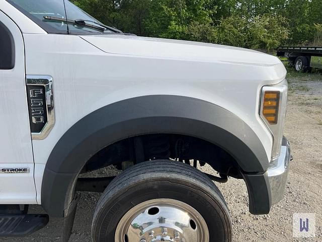 Image of Ford F-550 equipment image 4
