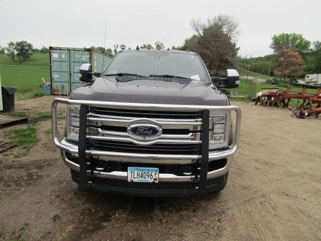 Image of Ford F-350 equipment image 2