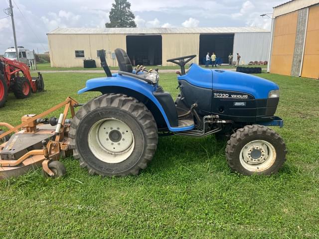 Image of New Holland TC33D equipment image 3