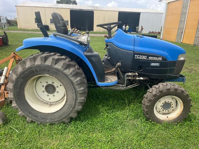 Image of New Holland TC33D equipment image 2