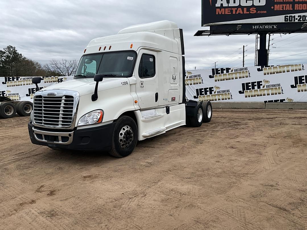 Image of Freightliner Cascadia Primary image