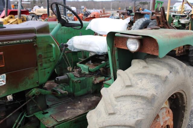 Image of Oliver 1650 equipment image 3