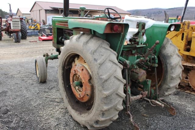 Image of Oliver 1650 equipment image 4