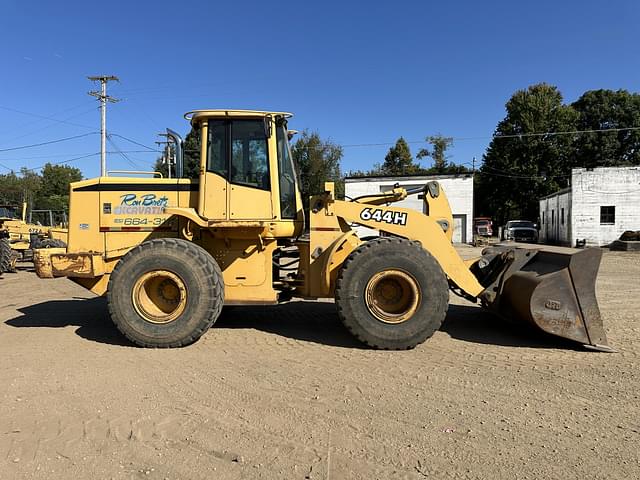 Image of John Deere 644H equipment image 1