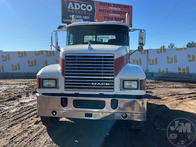 Image of Mack CHU613 equipment image 1