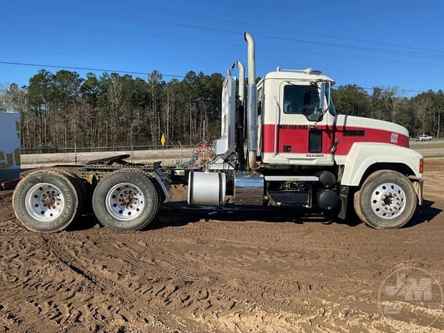 Image of Mack CHU613 equipment image 3