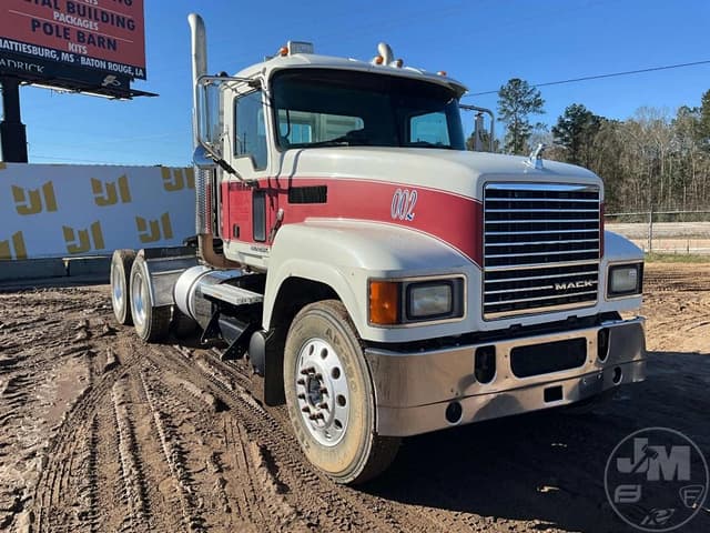 Image of Mack CHU613 equipment image 2