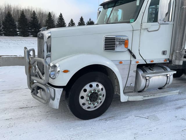 Image of Freightliner Coronado equipment image 2