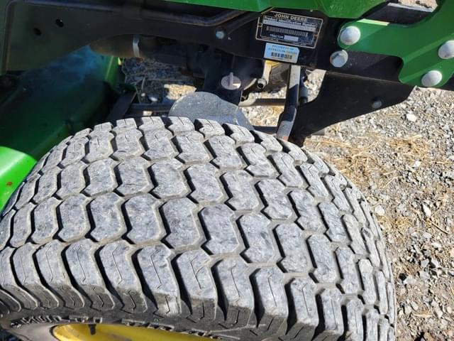 Image of John Deere 2025R equipment image 3