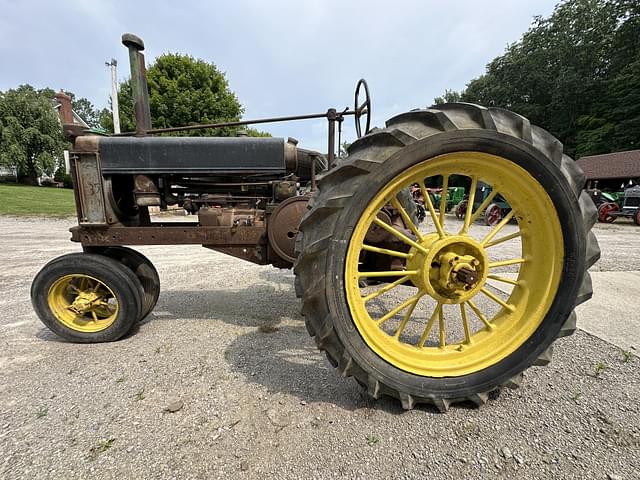 Image of John Deere B equipment image 1