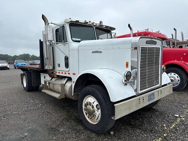 Image of Freightliner FLC equipment image 1