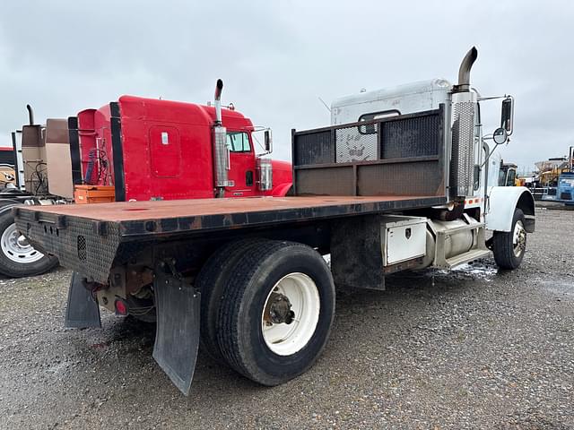 Image of Freightliner FLC equipment image 3
