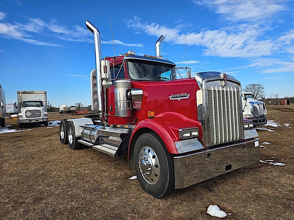 Image of Kenworth W900 Primary image