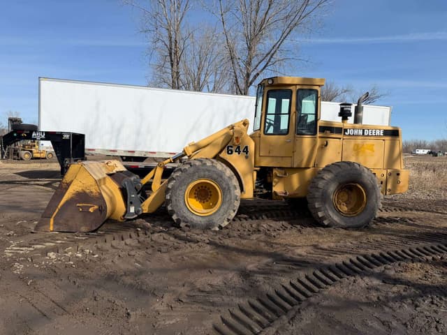 Image of John Deere 644 equipment image 1