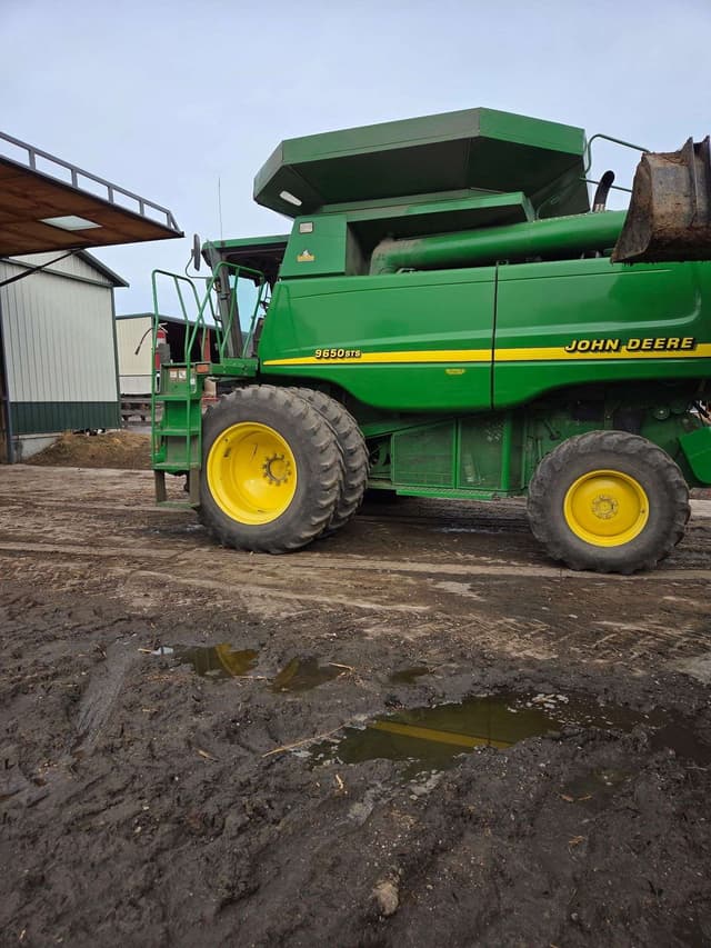 Image of John Deere 9650 STS equipment image 2
