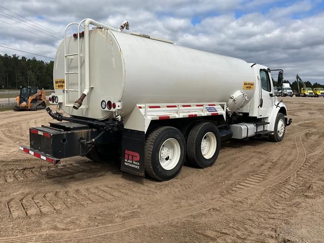 Image of Freightliner M2 equipment image 4