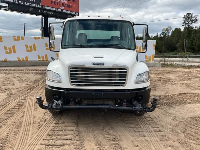 Image of Freightliner M2 equipment image 1