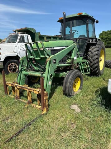 Main image John Deere 3055