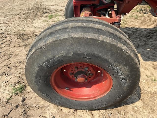 Image of International Harvester 886 equipment image 4
