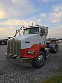 2010 Kenworth T800 Image