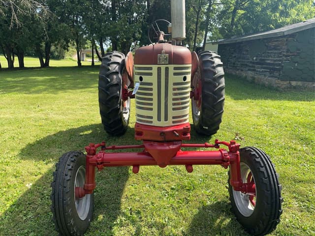 Image of Farmall 350 equipment image 2