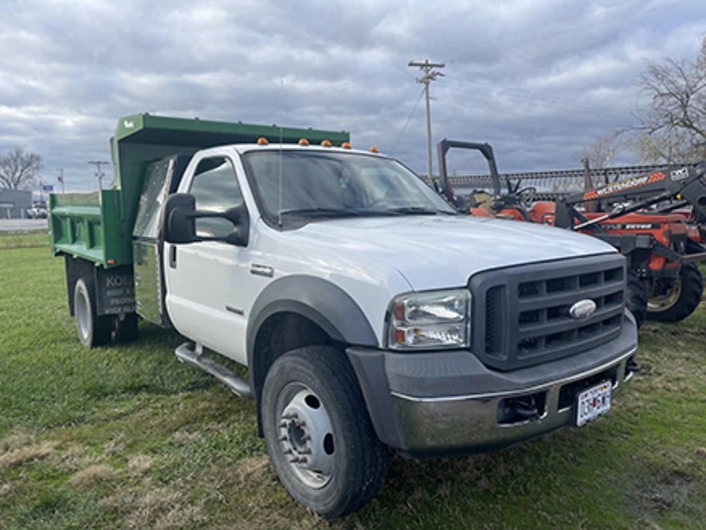 Image of Ford F-450 Primary image