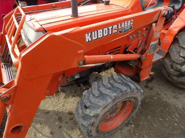 Image of Kubota L2950 equipment image 4