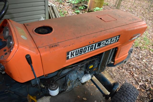 Image of Kubota L245 equipment image 4