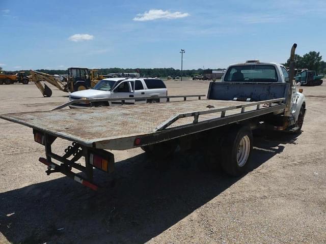 Image of Ford F-650 equipment image 2