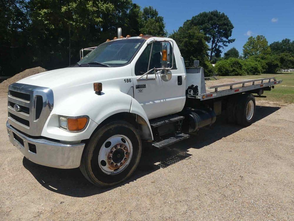 Image of Ford F-650 Primary image