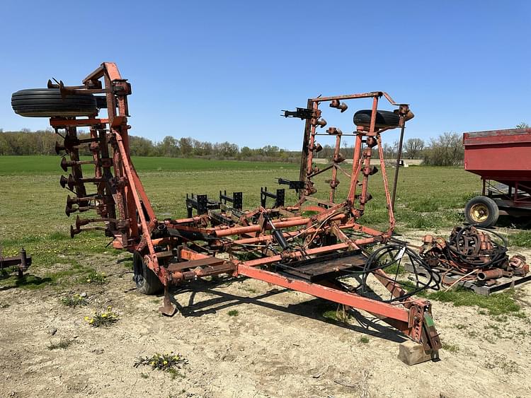Allis Chalmers 1300 Equipment Image0