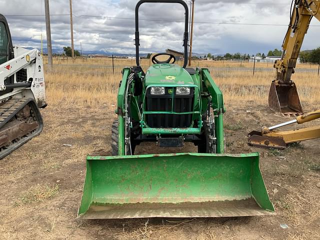 Image of John Deere 3032E equipment image 1