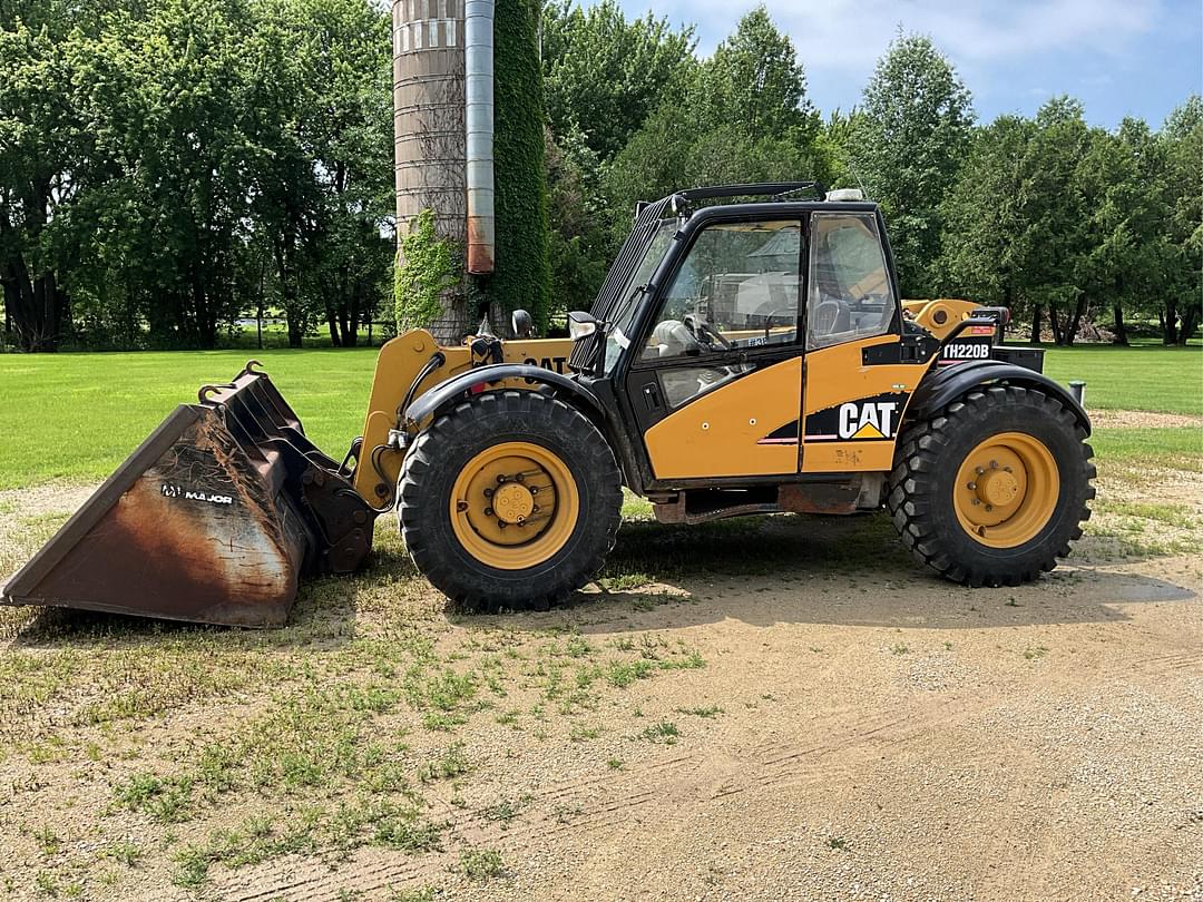 Image of Caterpillar TH220B Primary image
