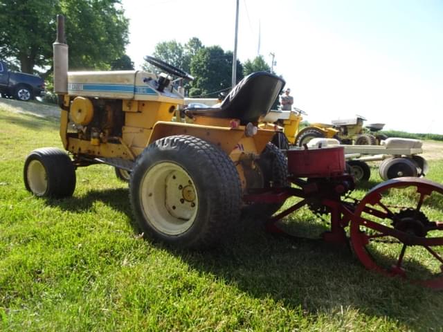 Image of Cub Cadet 124 equipment image 2