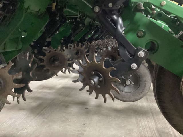 Image of John Deere 1770 equipment image 4