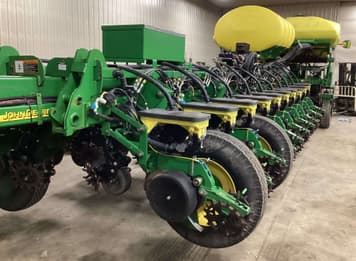 Main image John Deere 1770