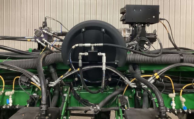 Image of John Deere 1770 equipment image 2