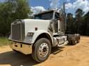 2006 Freightliner FLD120 Image