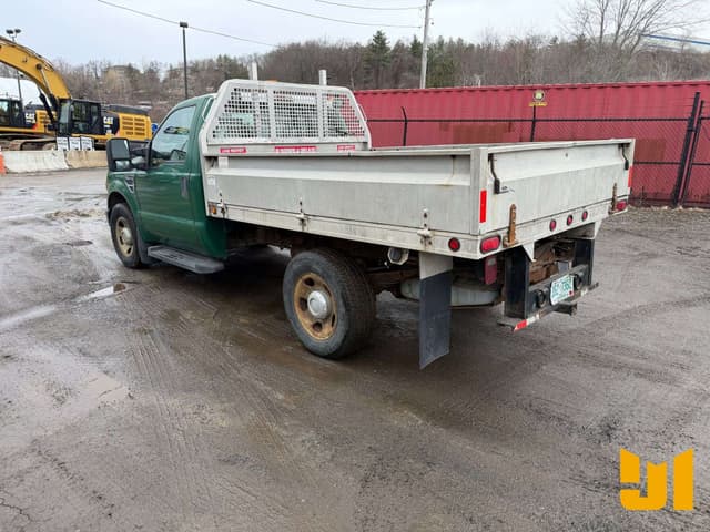 Image of Ford F-350 equipment image 2