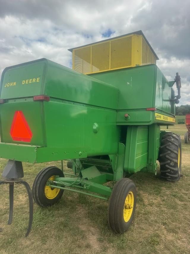 Image of John Deere 3300 equipment image 4