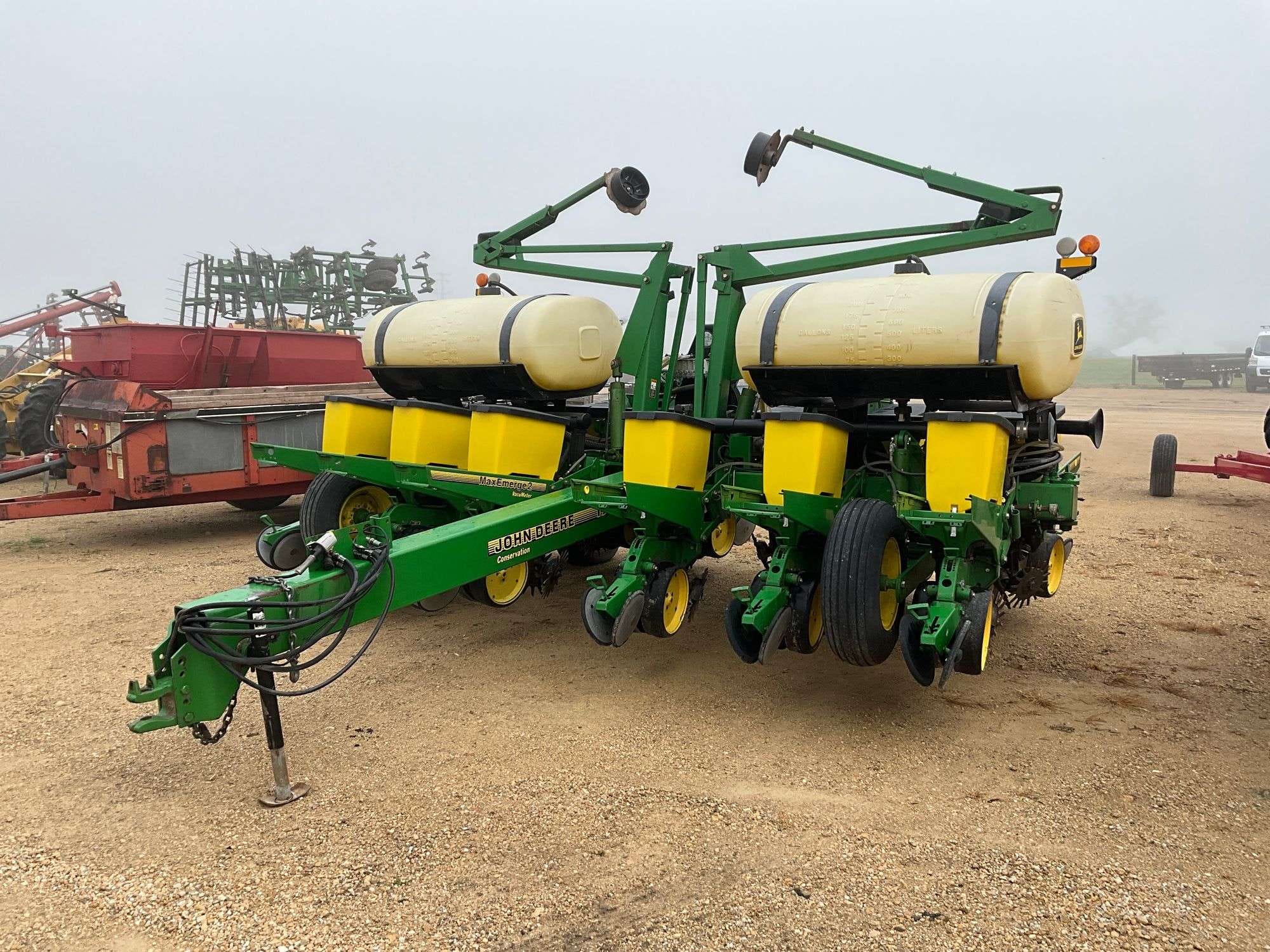 John Deere 1760 Equipment Image0