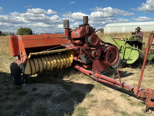 Image of New Holland 280 equipment image 2