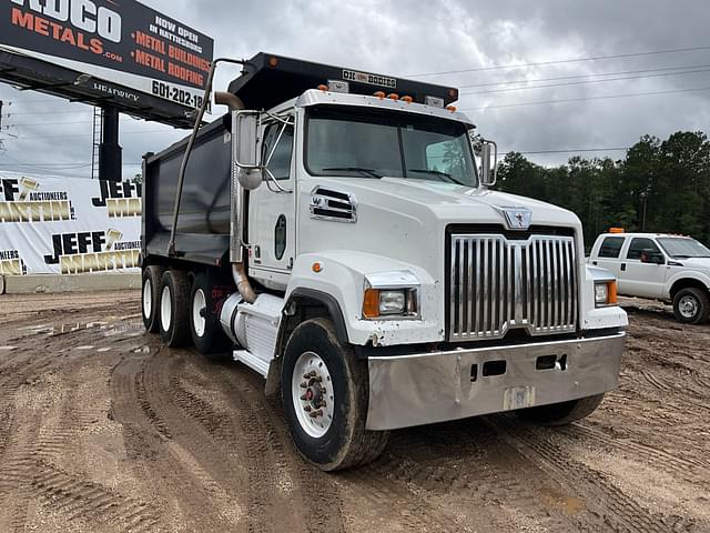 Image of Western Star 4700SF equipment image 2