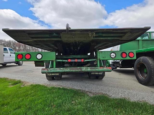 Image of Mack DM690S equipment image 4
