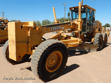 Main image John Deere 770CH
