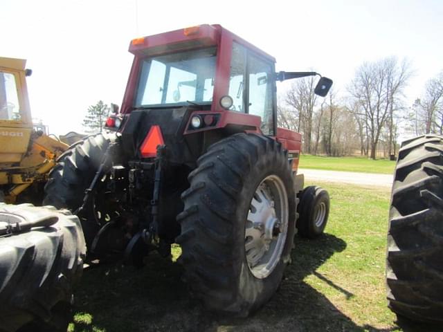 Image of International Harvester 5288 equipment image 3