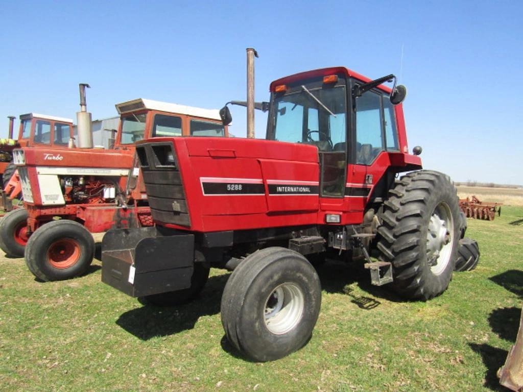Image of International Harvester 5288 Primary image